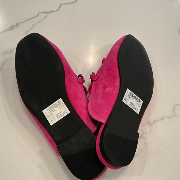 Clarks Brand. Incredibly comfortable, slip on with tassel. 7.5 NEW. Pink Suede - Picture 3 of 3